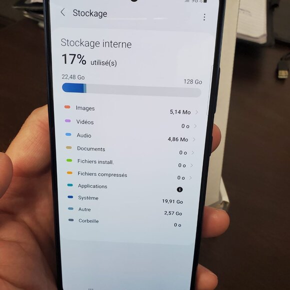 Samsung Galaxy A51 128GB, Unlocked. Like new condition ! - Picture 7 of 7